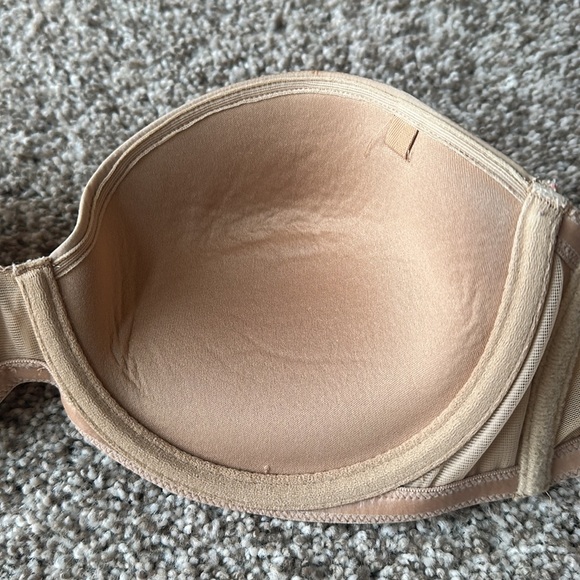 Calvin Klein Strapless Bra - Picture 6 of 7